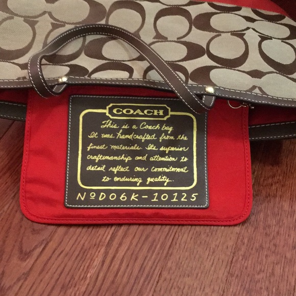 Coach Bucket Bag - Picture 3 of 4